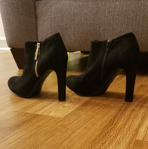 Marc Fisher Suede Black Ankle Boots - Picture 3 of 6